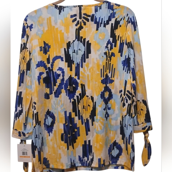 Ellen Tracy - NWT, Multi Colored Blouse, Gold Logo In Round Neck, 3/4 Sleeve W/ - Picture 4 of 11